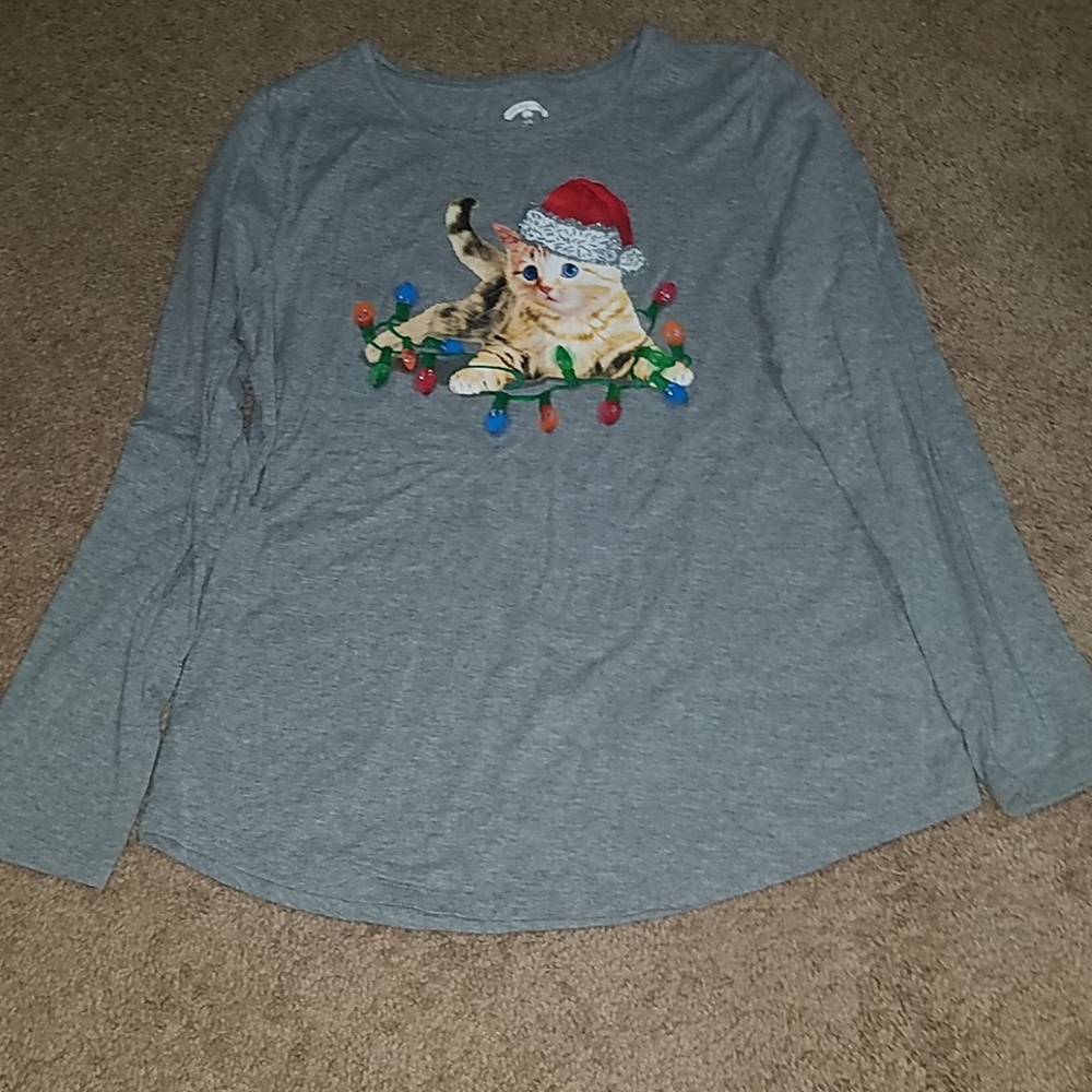 Christmas shirt - Picture 1 of 3
